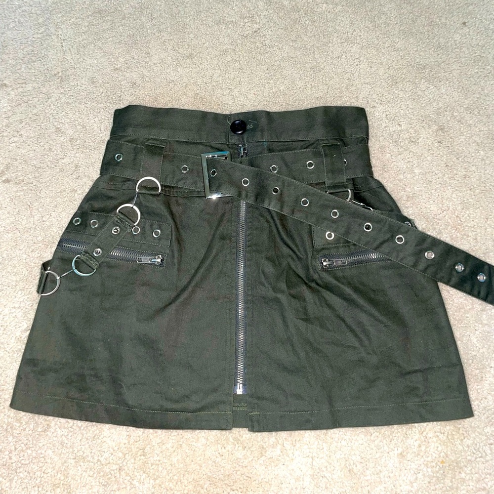 Olive green chain LF mini skirt